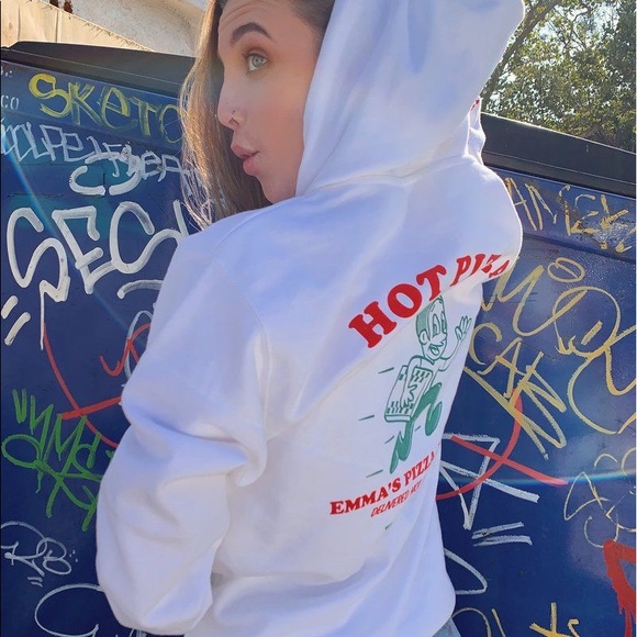 Emma Chamberlain Hot pizza joint hoodie - Picture 5 of 5